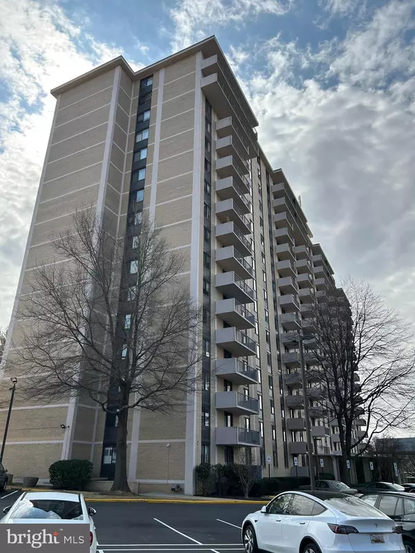 7420 WESTLAKE TER #1611, Bethesda, MD 20817