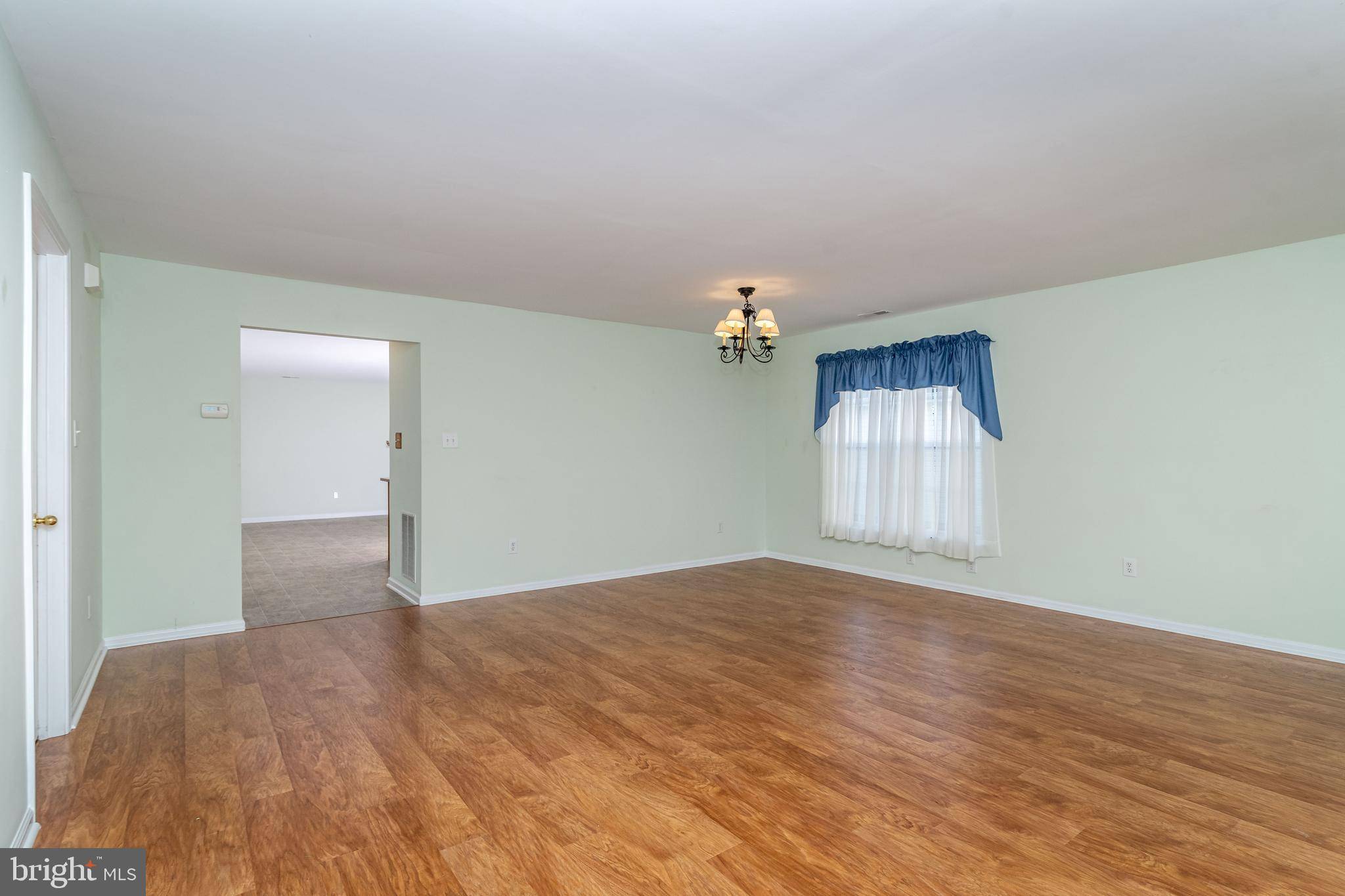 Woodstown, NJ 08098,9 HEATHER DR