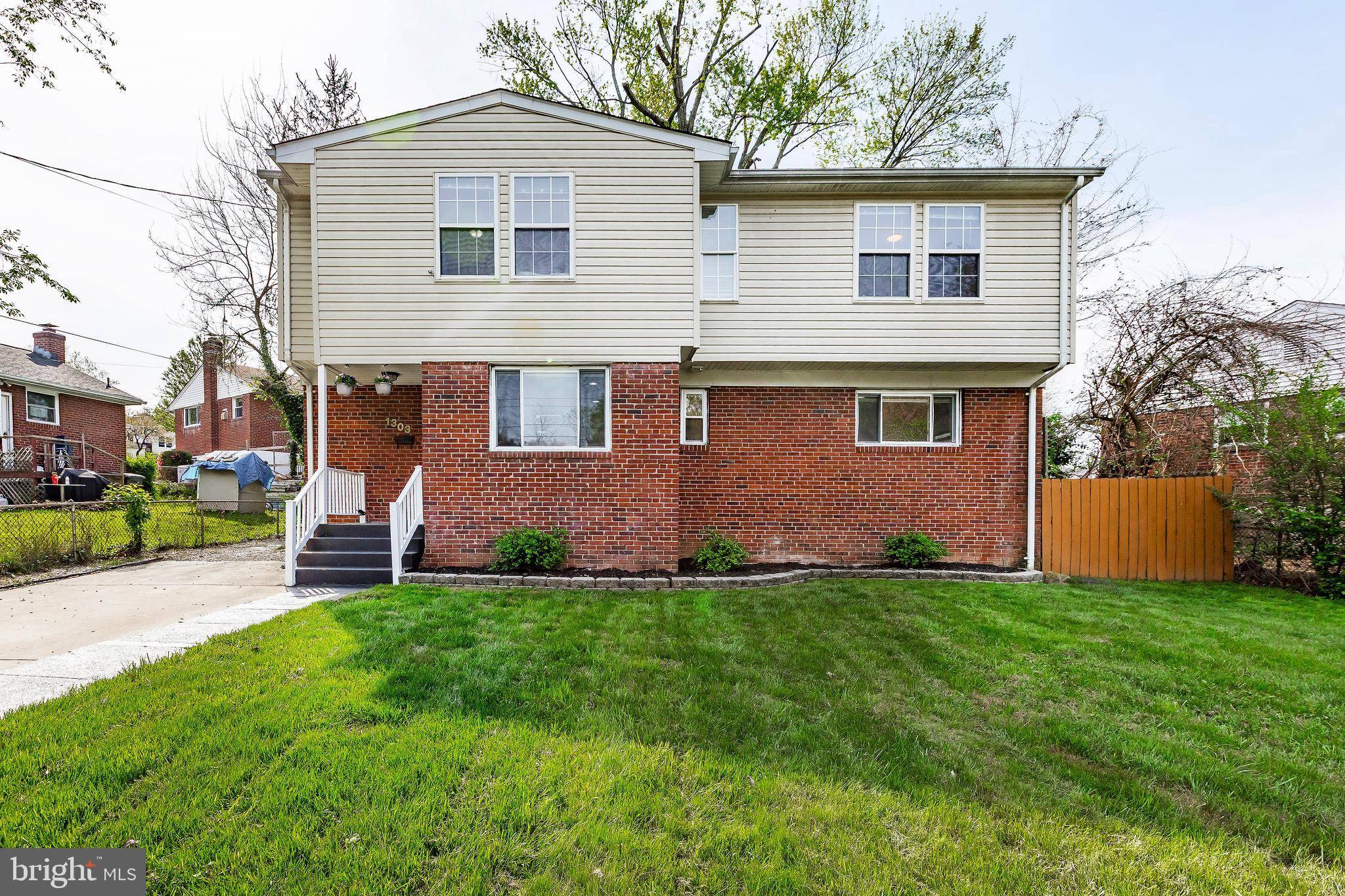1303 THORNDEN RD,  Rockville,  MD 20851