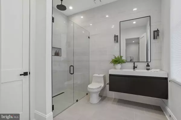 Baltimore, MD 21224,1021 BINNEY ST