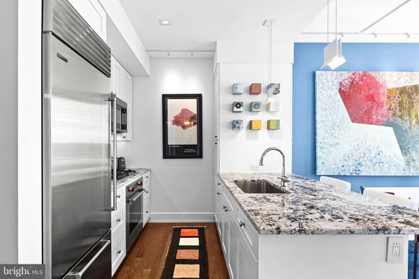 Philadelphia, PA 19103,210-20 S 25TH ST #905