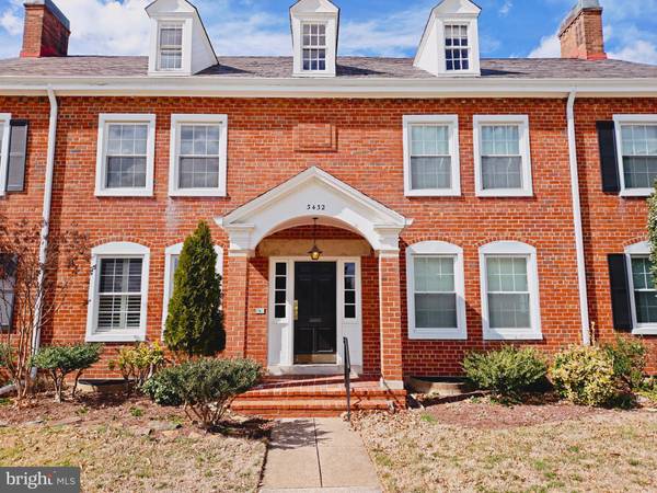 3432 S WAKEFIELD ST #B1, Arlington, VA 22206