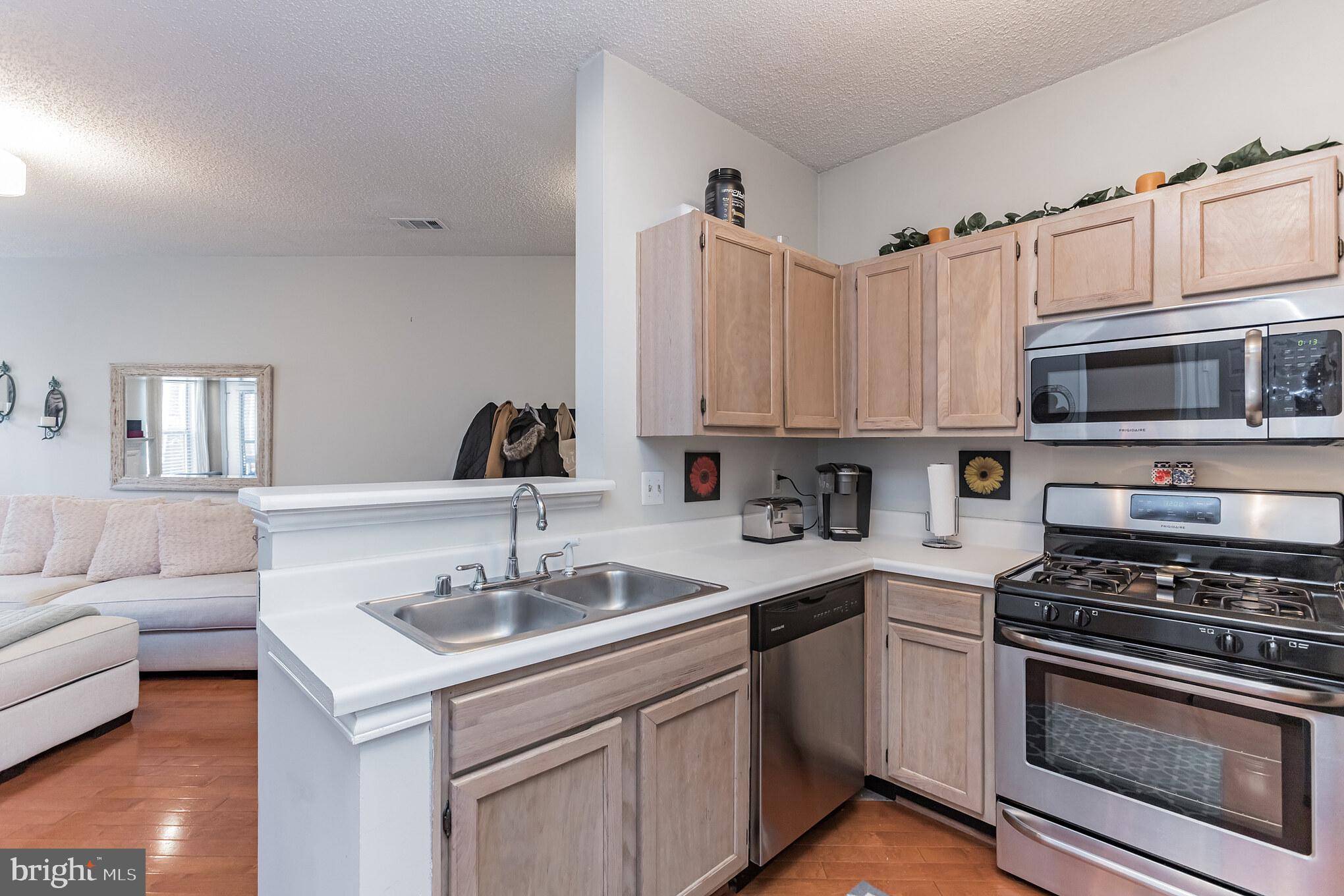 Fairfax, VA 22033,13068 AUTUMN WOODS WAY #102