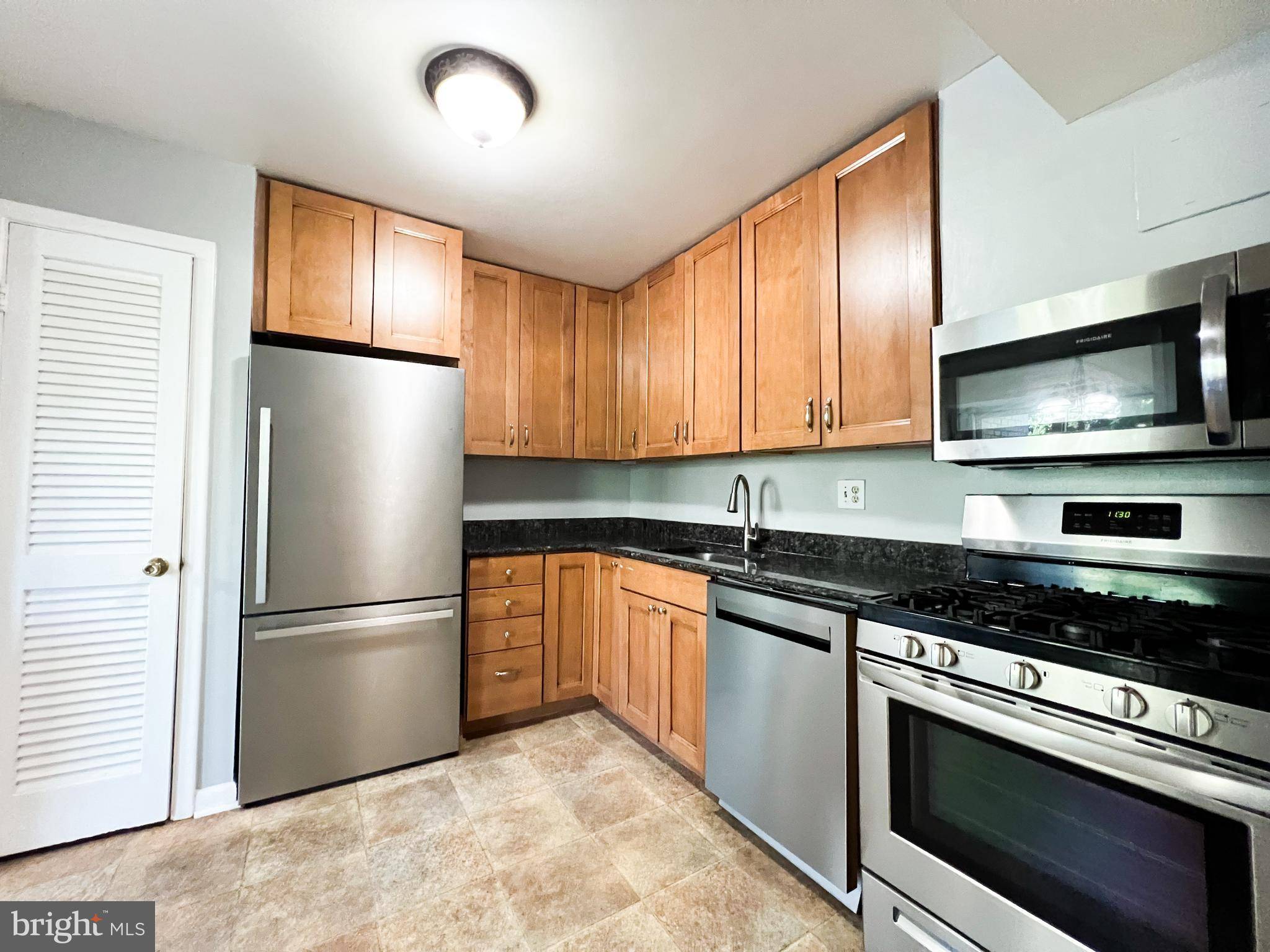 Rockville, MD 20853,5572 BURNSIDE DR #5572-3