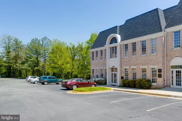 Fairfax, VA 22030,3927 BLENHEIM BLVD #102A