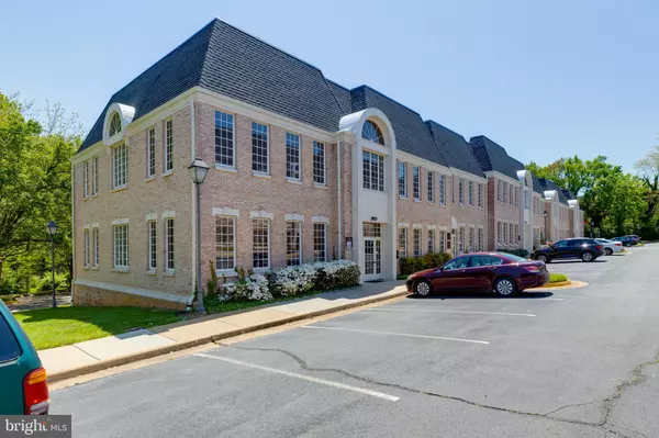 Fairfax, VA 22030,3927 BLENHEIM BLVD #102A