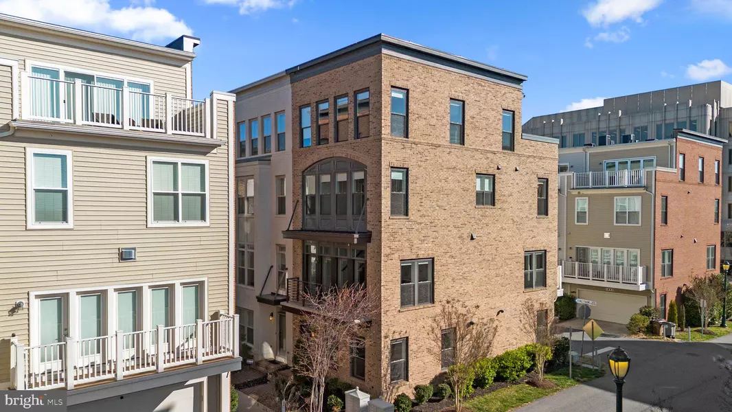 942 KING FARM BLVD, Rockville, MD 20850