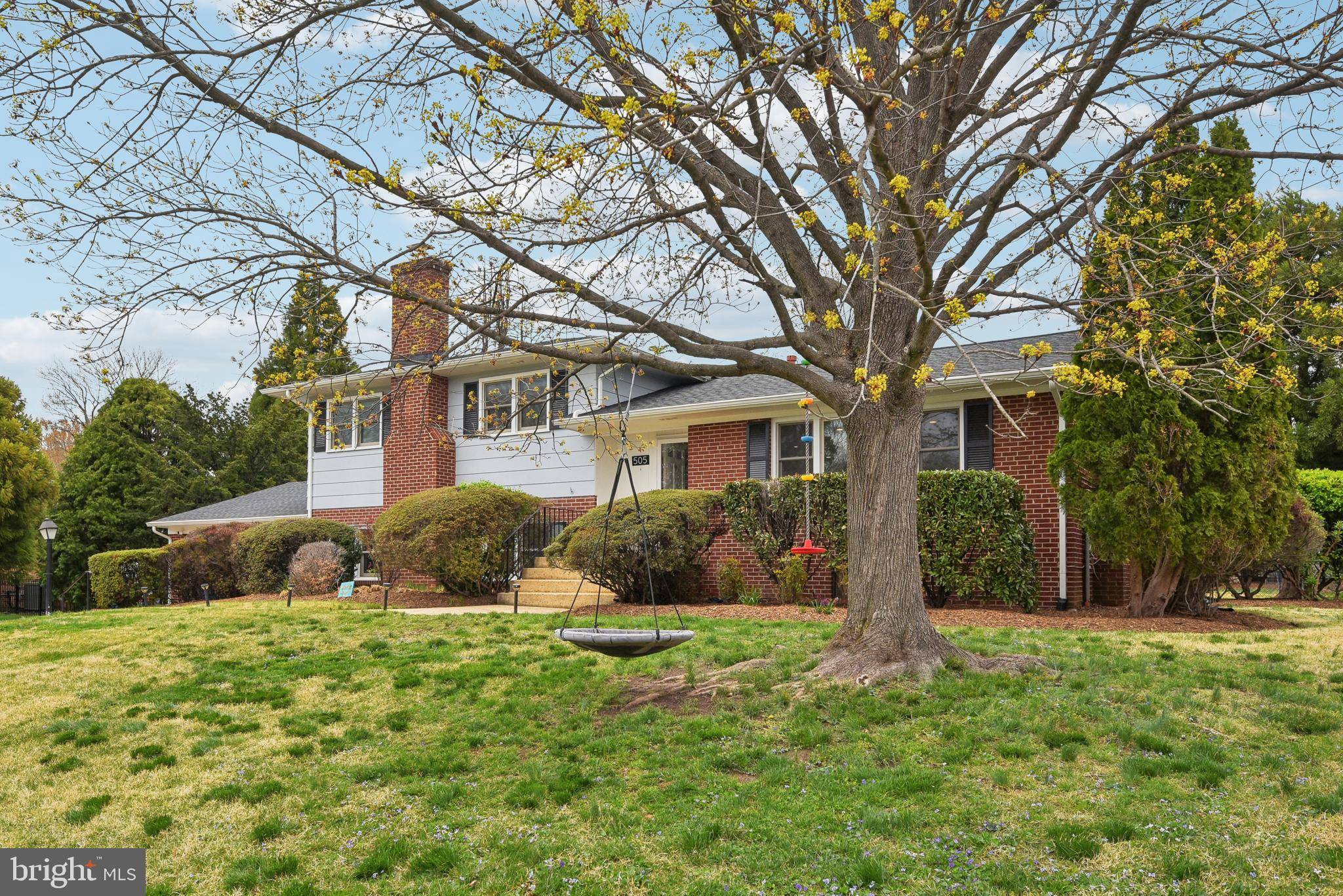 Vienna, VA 22180,505 DEVONSHIRE DR NE