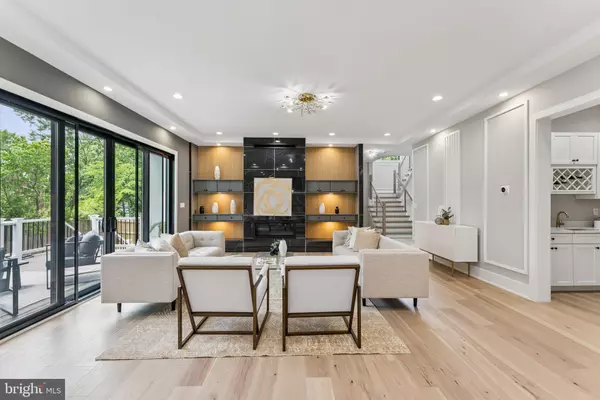 Mclean, VA 22101,6935 SOUTHRIDGE DR