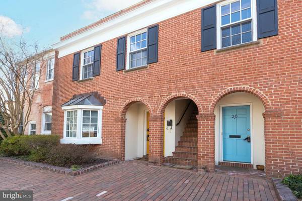 220 N ST ASAPH ST N #18, Alexandria, VA 22314