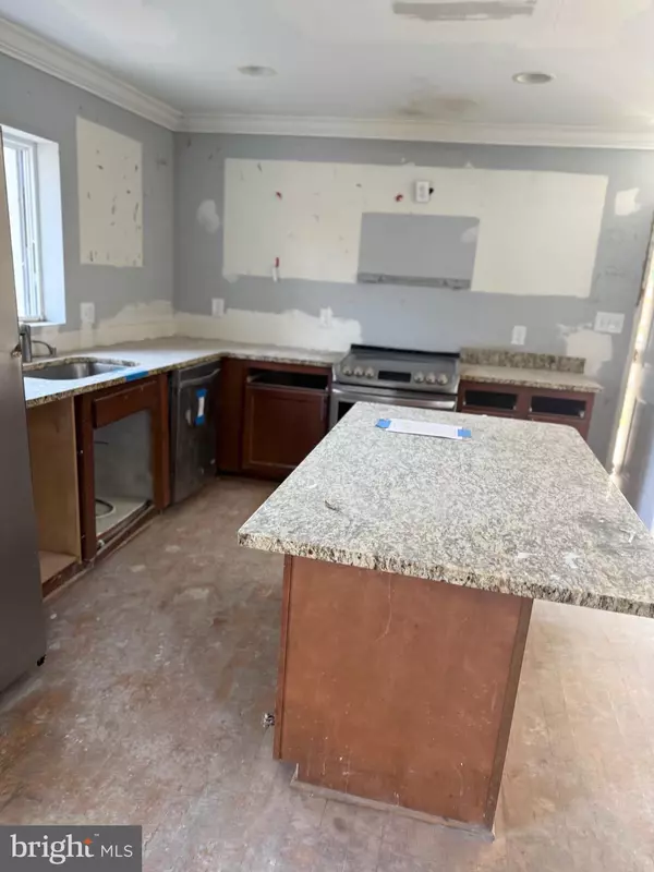 Capitol Heights, MD 20743,4818 DEANWOOD DR