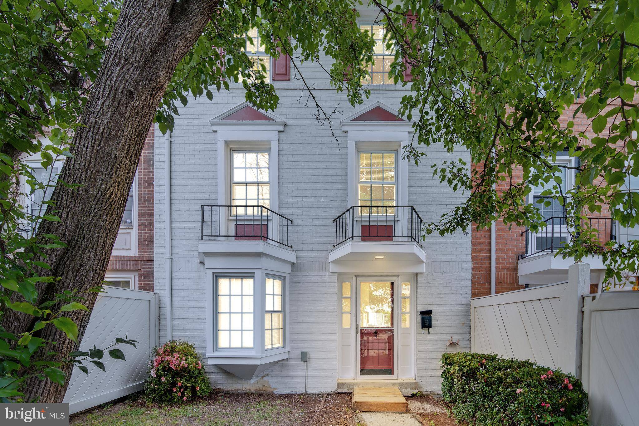 Alexandria, VA 22309,8113 PINELAKE CT