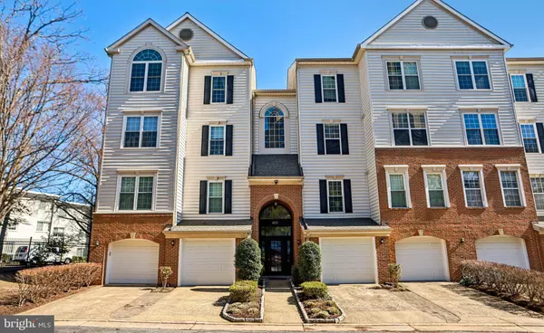 Alexandria, VA 22311,4691 LONGSTREET LN #202