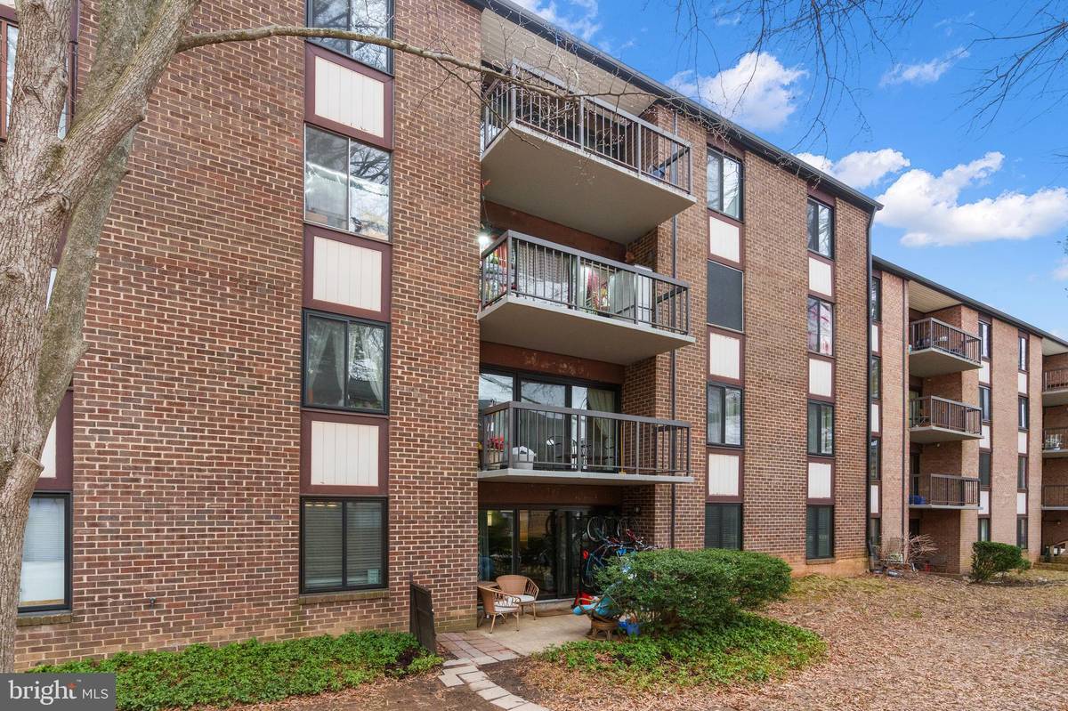 Fairfax, VA 22031,9708 KINGSBRIDGE DR #2