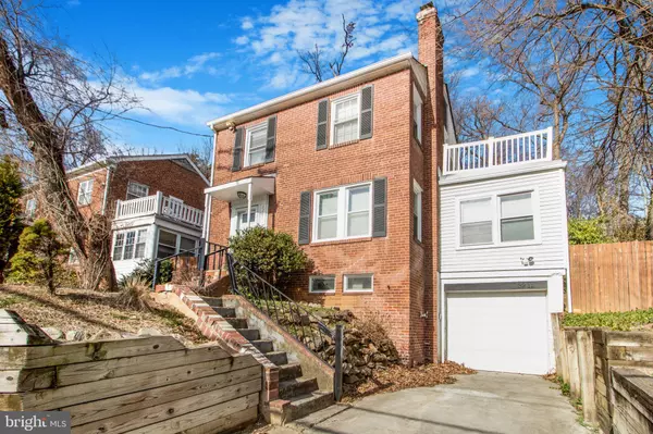 3211 S GLEBE RD S, Arlington, VA 22202