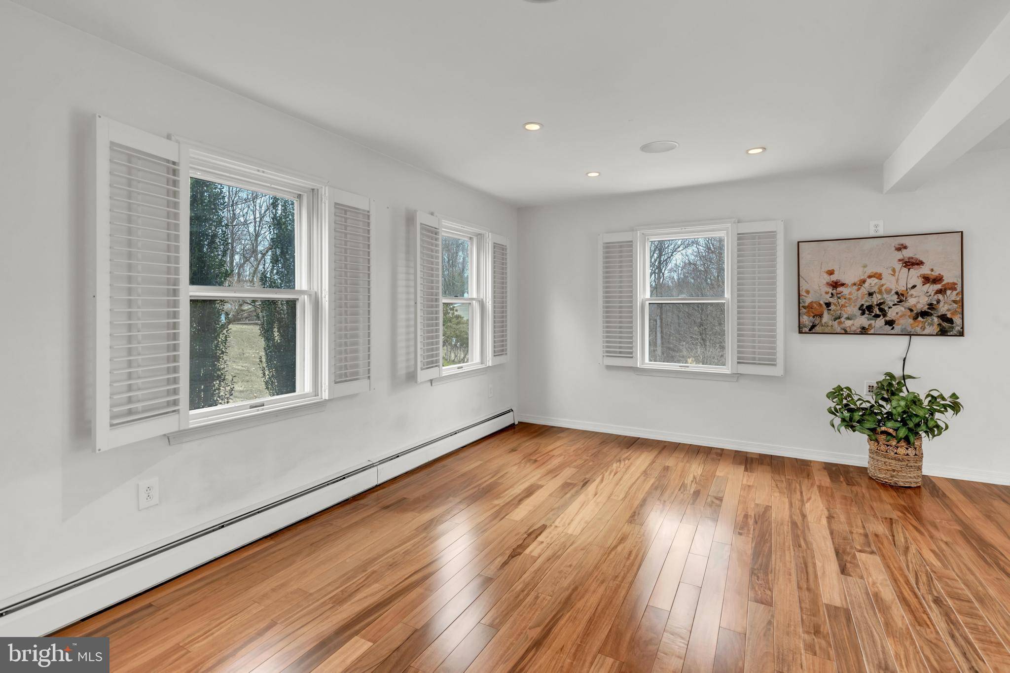 Downingtown, PA 19335,121 RIDGEWOOD CIR