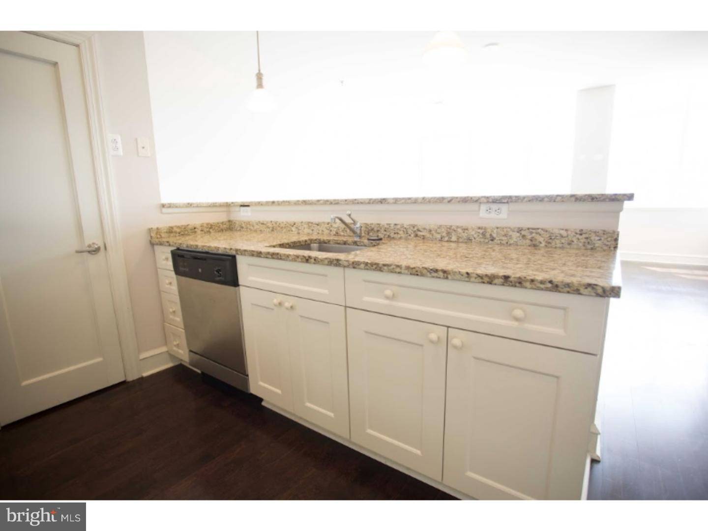 Philadelphia, PA 19106,201-1 N 8TH ST #806
