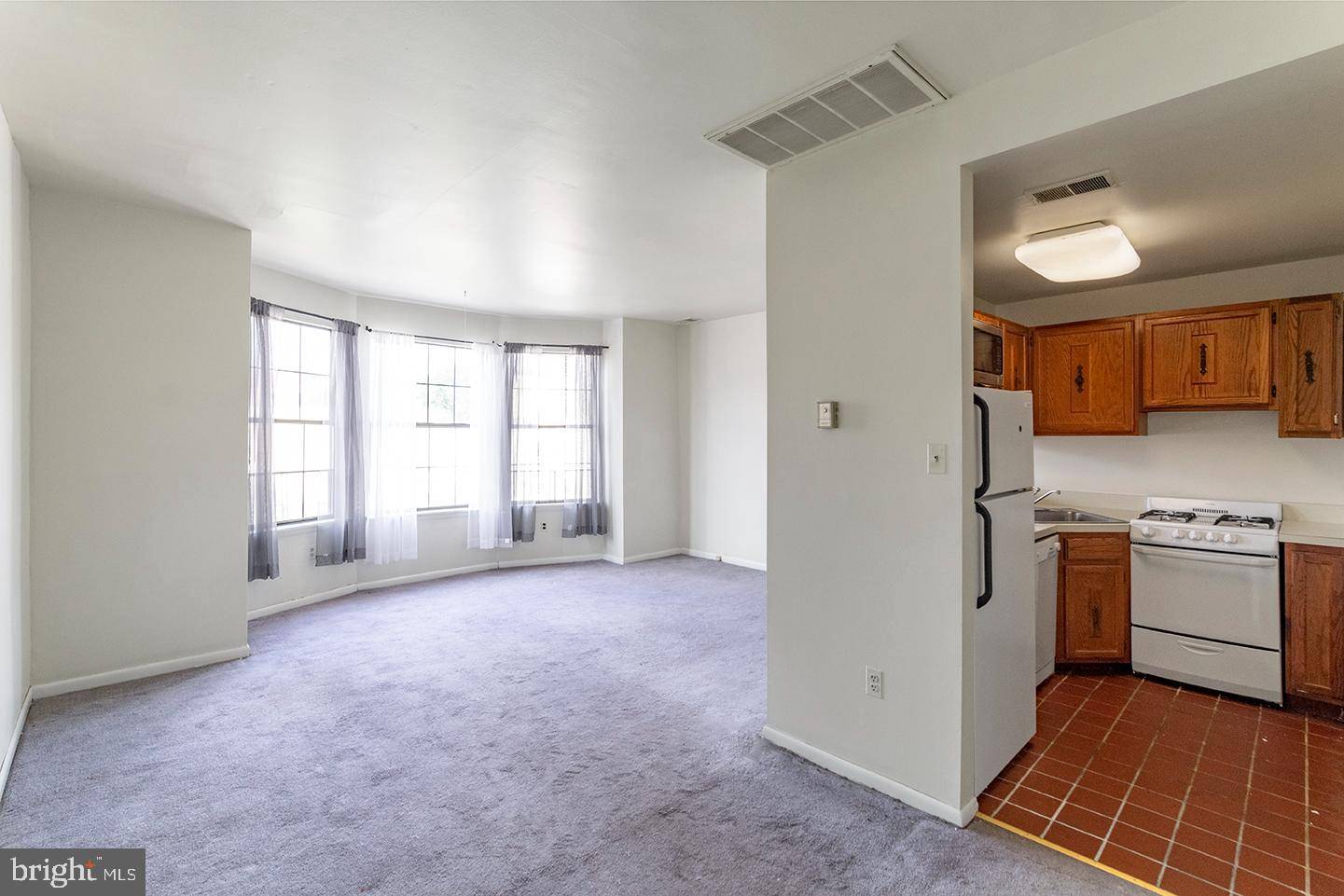 Philadelphia, PA 19147,830 SOUTH ST #3F