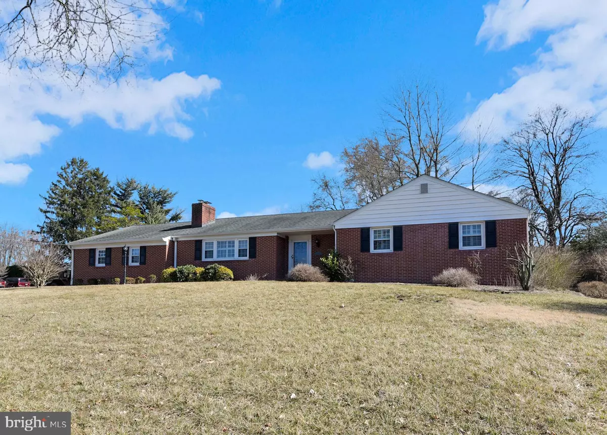 Ewing, NJ 08638,14 CLOVER HILL CIR