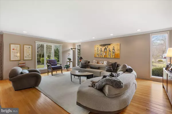 Princeton Junction, NJ 08550,37 LORRIE LA