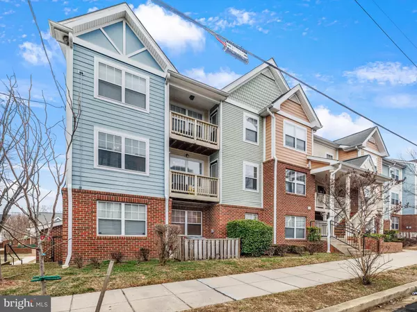 4950 CALL PL SE #B2, Washington, DC 20019