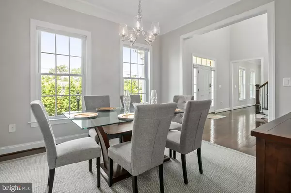 Alexandria, VA 22308,7911 FORT HUNT RD