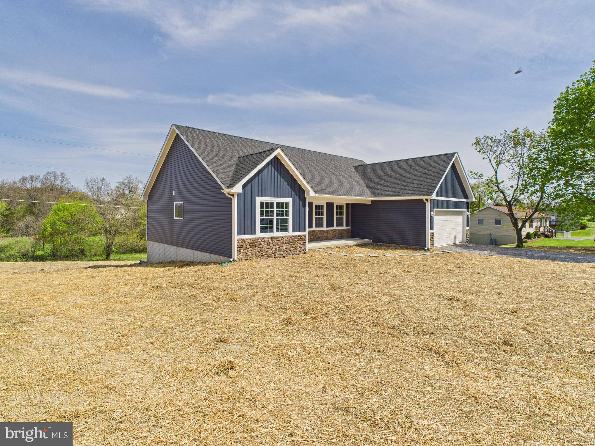 Martinsburg, WV 25404,903 SHAPE CHARGE RD