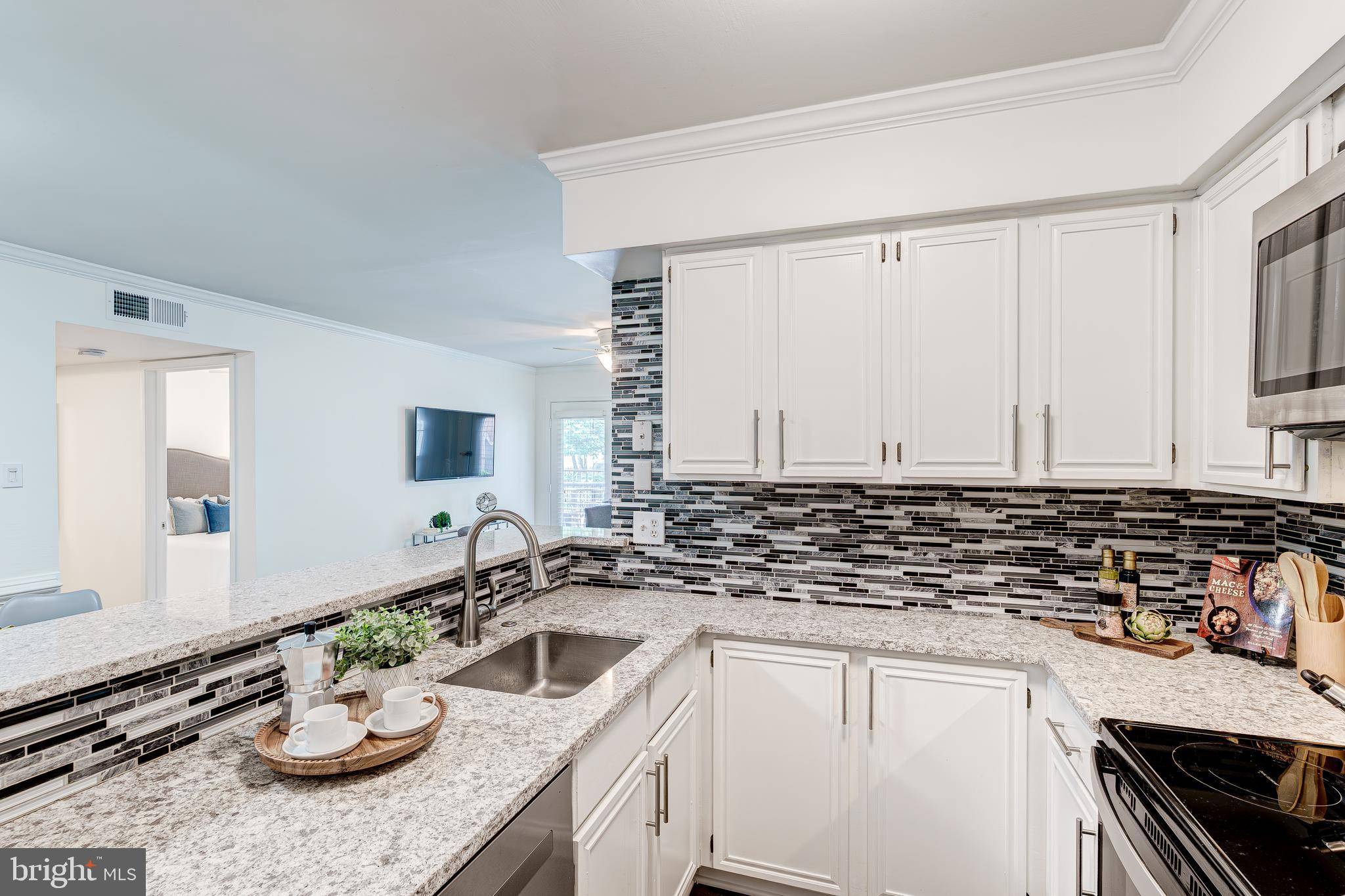 Alexandria, VA 22302,3310 WYNDHAM CIR #111