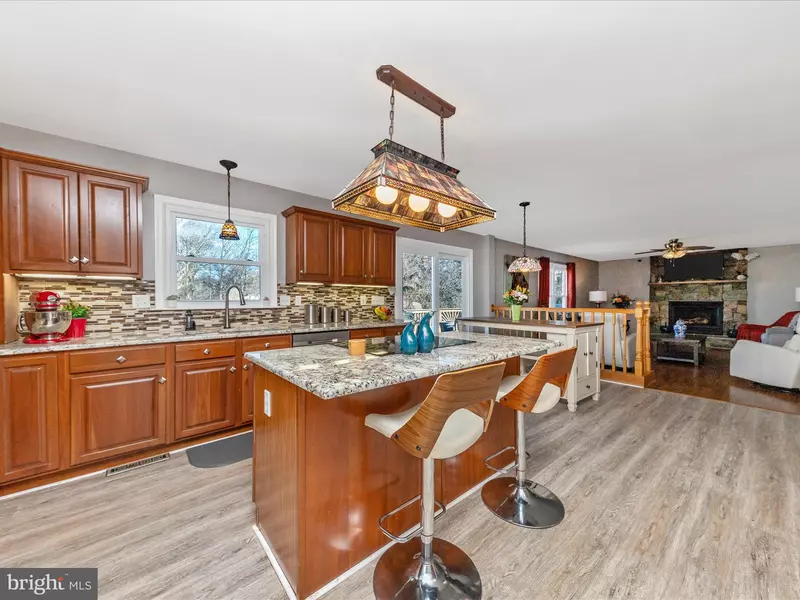 5858 WOODVILLE RD, Mount Airy, MD 21771