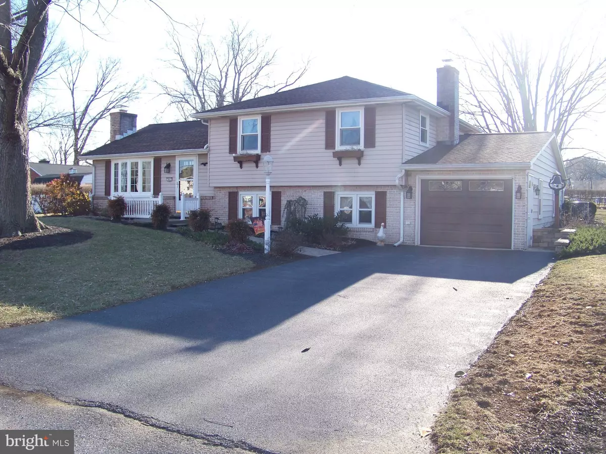 Lancaster, PA 17601,963 BOYCE AVE