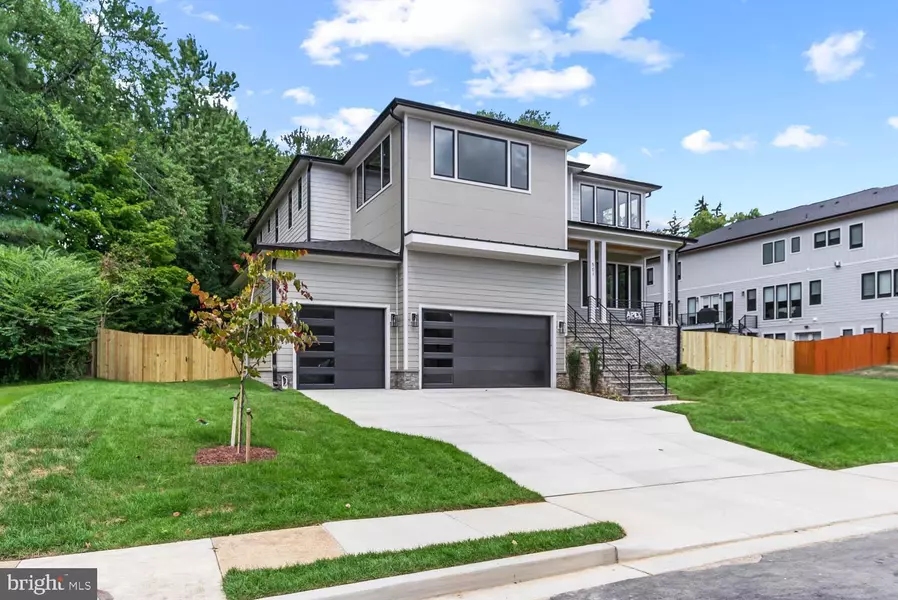 501 YEONAS DR SW, Vienna, VA 22180