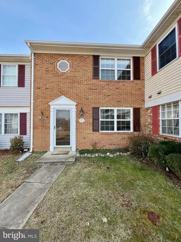 8421 MCKENZIE CIR, Manassas, VA 20110