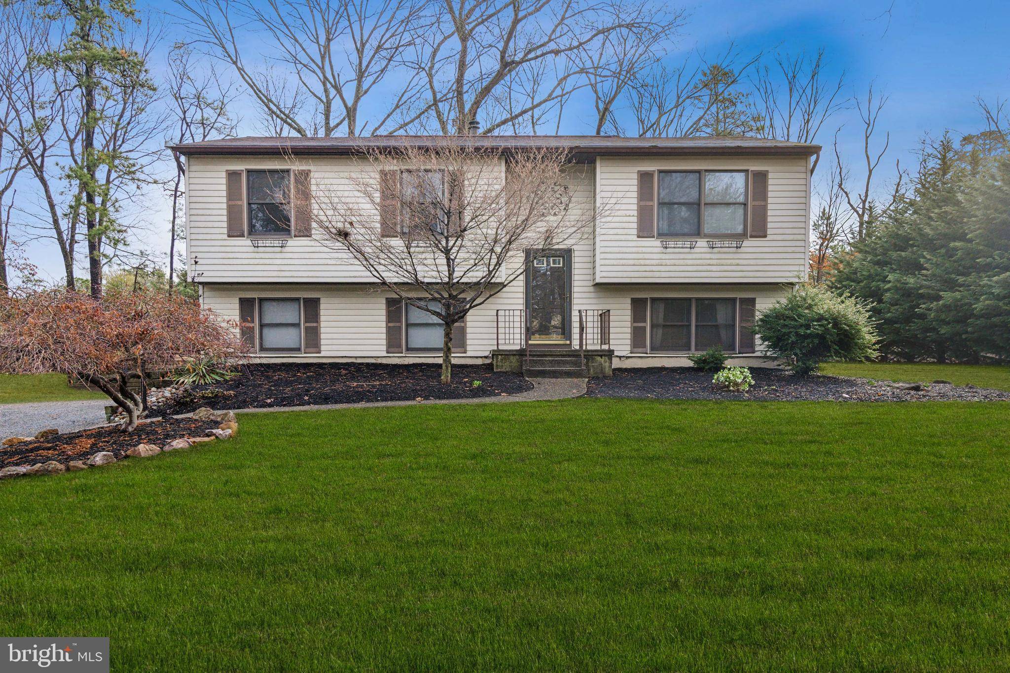 20 HOLLY TRL, Alloway, NJ 08001