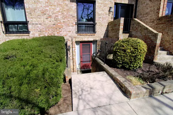 Washington, DC 20012,592 BRUMMEL CT NW #592