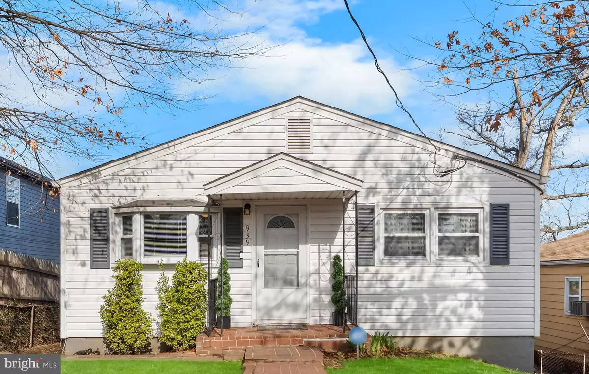 Capitol Heights, MD 20743,939 CLOVIS AVE