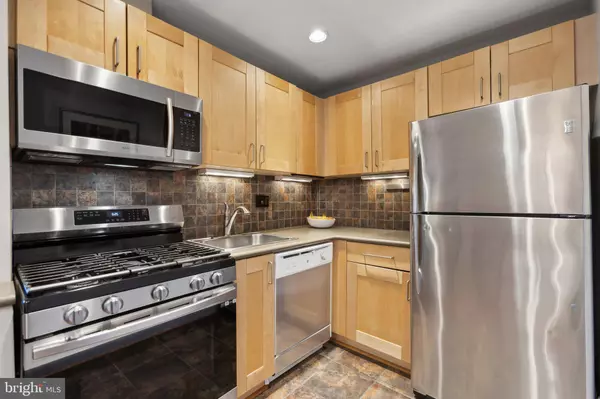 Arlington, VA 22201,2016 N ADAMS ST #312