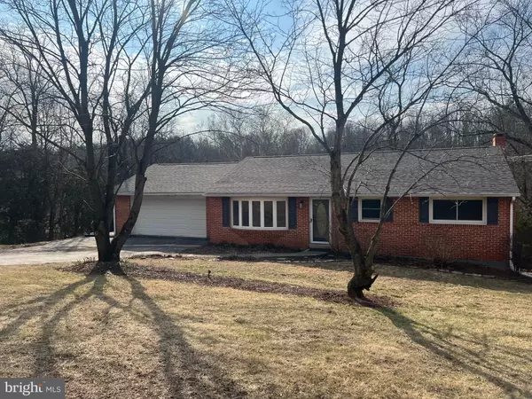 45 W FISHING CREEK RD, Etters, PA 17319