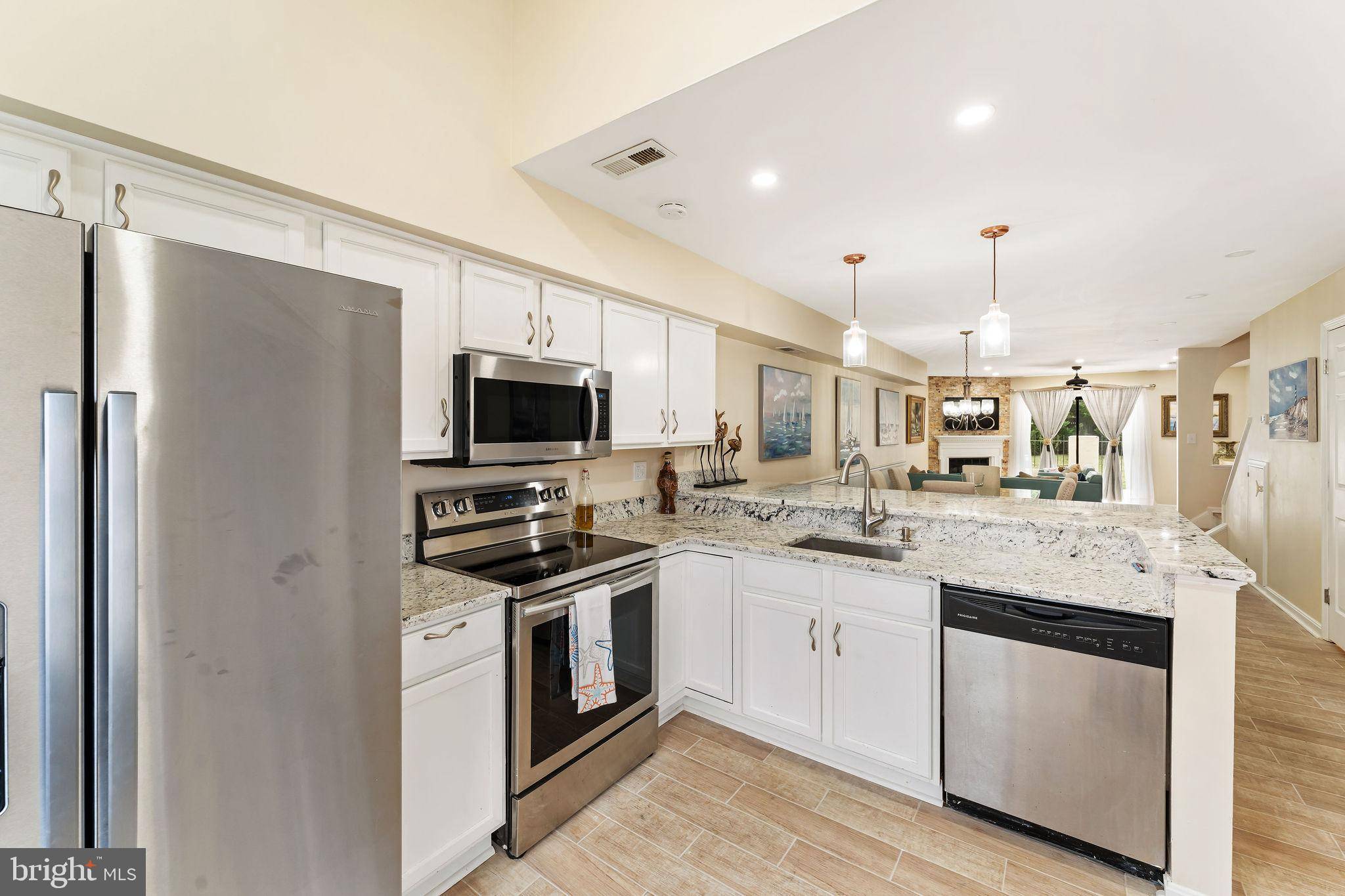 Chester, MD 21619,8-E QUEEN VICTORIA WAY