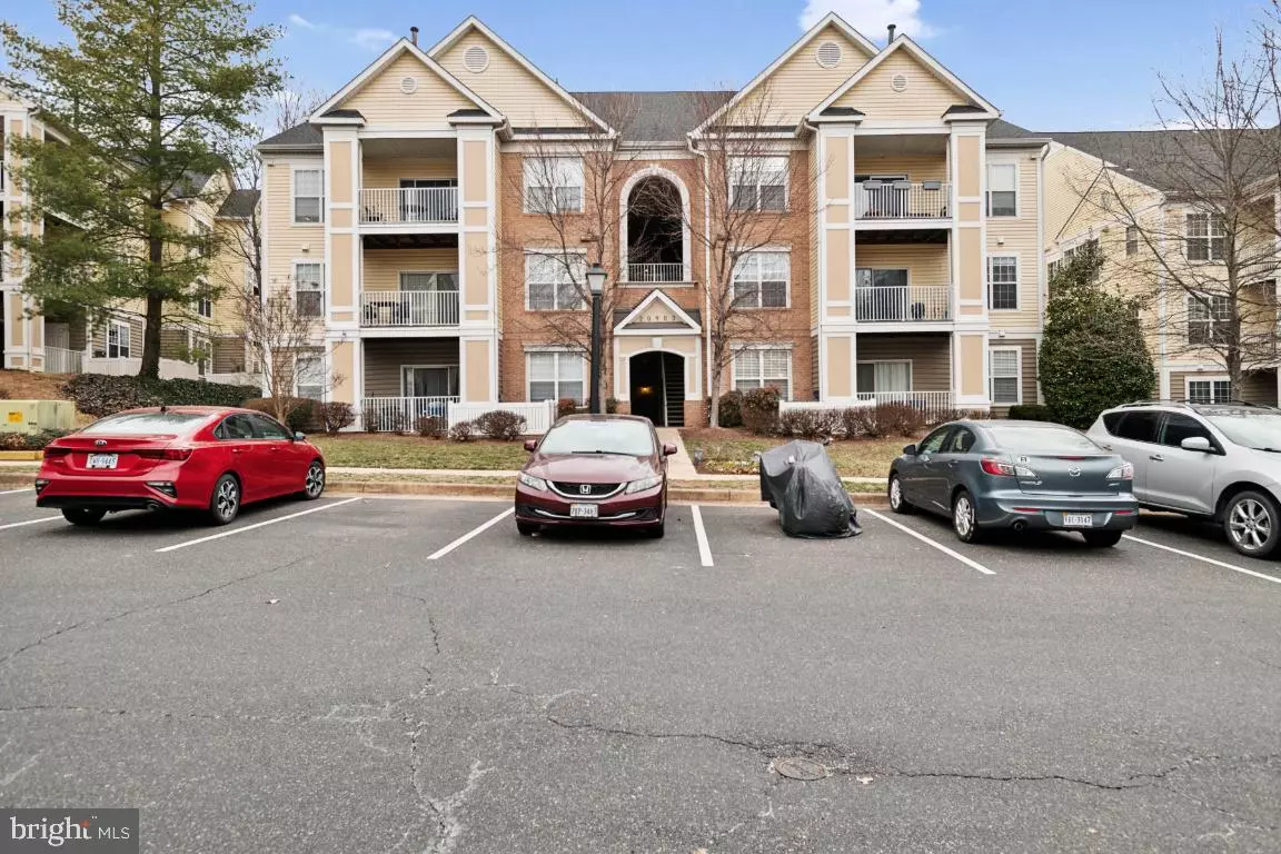 Ashburn, VA 20147,20903 CEDARPOST SQ #101