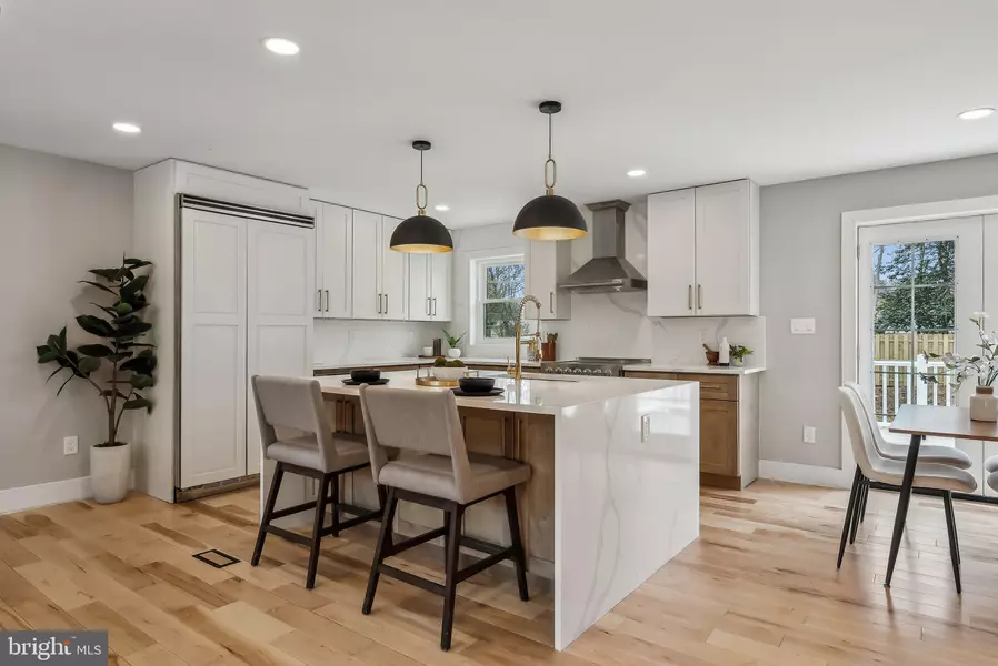 820 WALKER RD, Great Falls, VA 22066