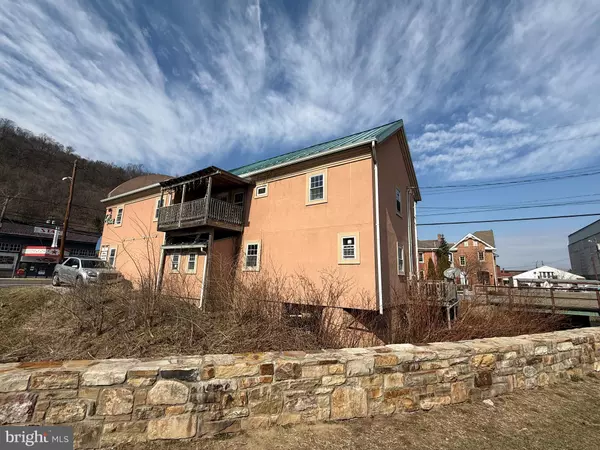 Berkeley Springs, WV 25411,50 N WASHINGTON ST