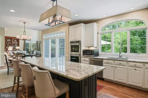 Oakton, VA 22124,10310 MYSTIC MEADOW WAY