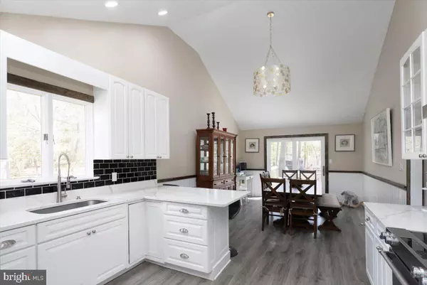 Easton, MD 21601,29285 PIN OAK WAY