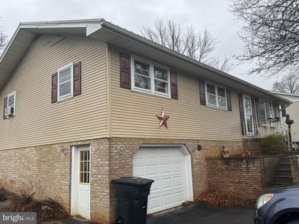 Waynesboro, PA 17268,40 TWIN HILL DRIVE