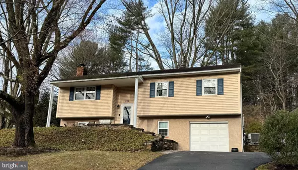 816 FALCON LN, West Chester, PA 19382