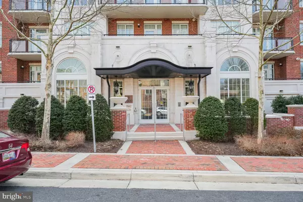 6900 FLEETWOOD RD #401, Mclean, VA 22101