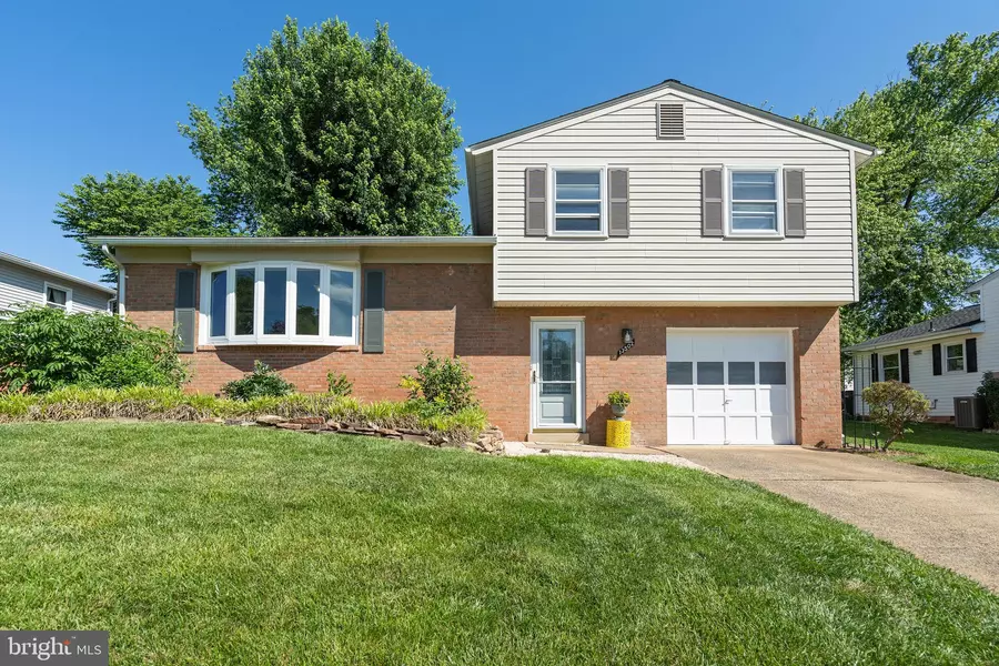 13502 CARMEL LN, Chantilly, VA 20151