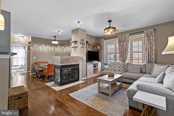 Cockeysville, MD 21030,400 SYMPHONY #165A
