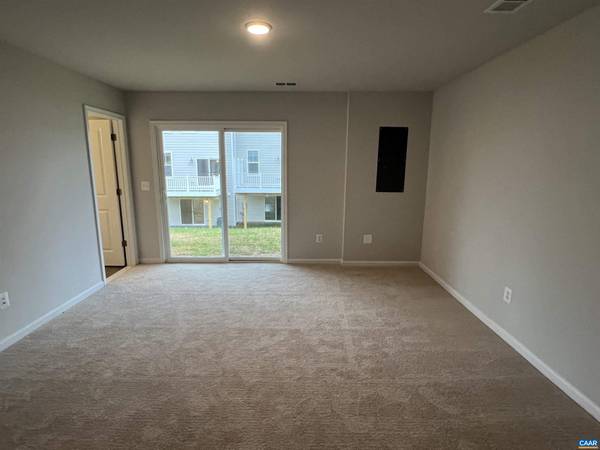Crozet, VA 22932,6033 MCCOMB ST