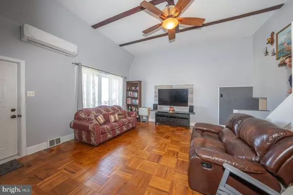 Marcus Hook, PA 19061,129 CHADWICK AVE